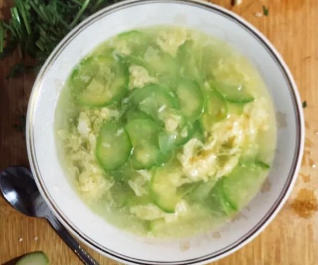 角瓜汤的做法窍门，豆腐角瓜汤的做法大全（还得是西葫芦鸡蛋汤）