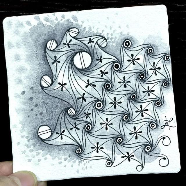 用圆规画出的精美图案，怎样用圆规画好看的图案（画出简单有创意的装饰禅绕画）