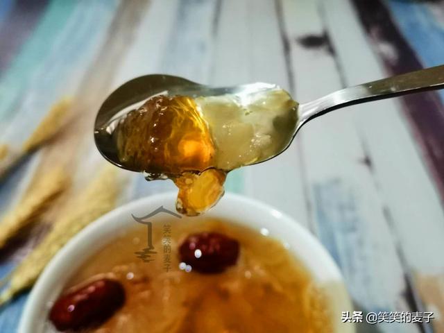 皂角米要泡多久，皂角米要泡多长时间（答案在这里，会吃的女人更美丽）