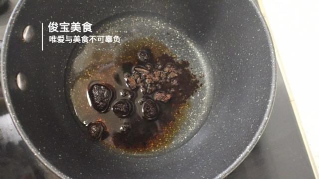 手工糍粑的做法，手工糯米糍粑软糯香甜简单易学（纯手工糍粑的制作教程）