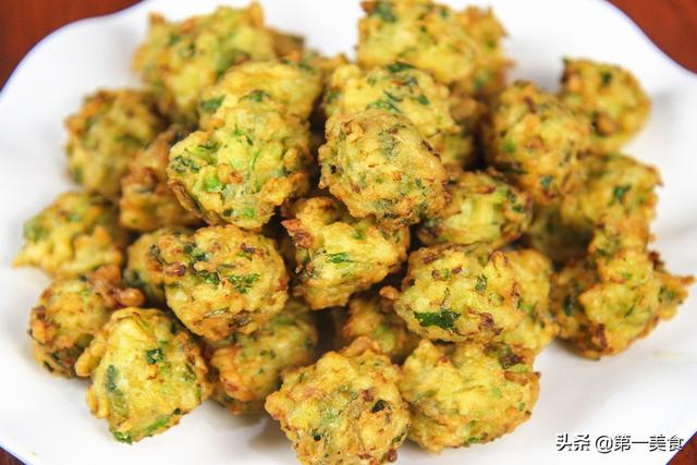 炸萝卜丝丸子，怎样炸萝卜丸子又脆又好吃窍门（不吸油不回软、外酥里软还开胃）