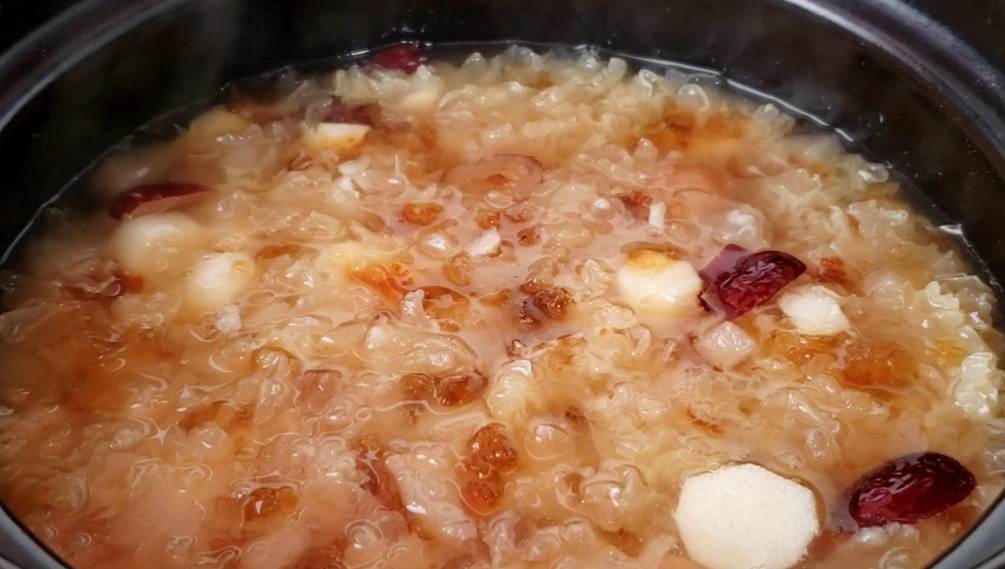 圖片[5]-【桃膠銀耳桂圓湯】做法步驟圖 臉色紅潤(rùn) 越喝人越漂亮-起舞食譜網(wǎng)