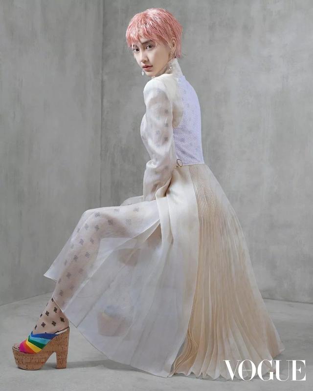 非主流带字女头，微信头像，非主流带字女头（baby寸头造型颜值下降一半）