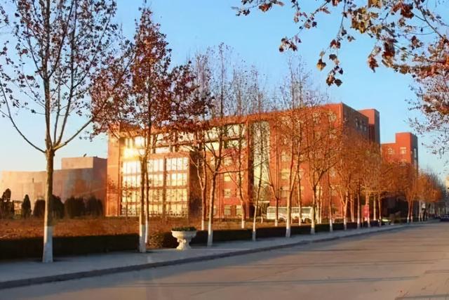 唐山海运职业学院怎么样，唐山海运职业学院是几本学校（建筑面积达28万平方米）