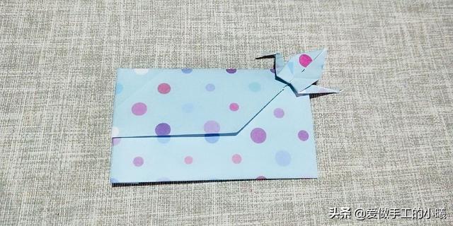 小学生必备自制信封图解步骤，小学生必备自制信封图解步骤图片（千纸鹤信封折纸教程）