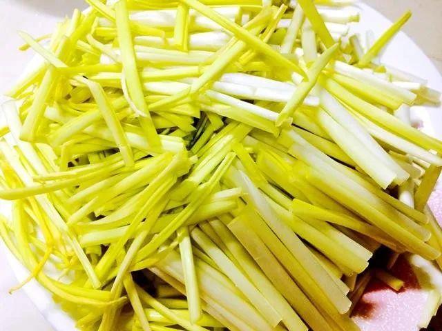 酱香豆腐丝怎么做，酱香豆腐丝怎么做才好吃（大爱的豆腐丝做法）