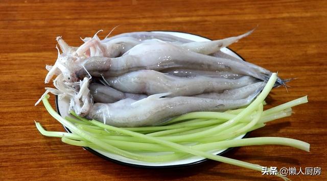 鱼饼的吃法有哪些，鱼饼怎么做好吃（家常菜豆腐鱼的做法）