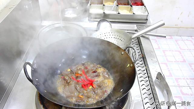 鸭血的家常做法，家常鸭血正宗做法（喜欢吃鸭血的不要错过）