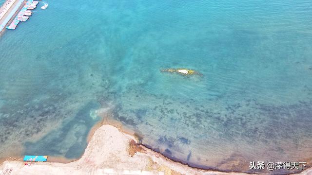 自驾游青海湖，自驾游青海湖视频（雪山、草甸、湖泊尽收眼底）