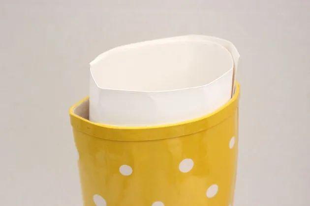 老式花束插花泥教程，老式花束插花泥教程图解（在旧鞋里插花）