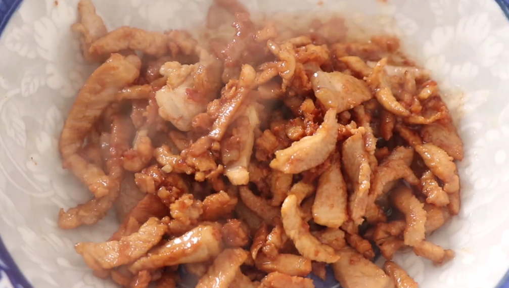 圖片[4]-【蒜苗燜面】做法步驟圖 勁道爽滑又入味 一大盆不夠吃-起舞食譜網