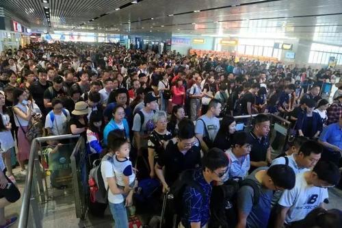 钦州市有多少人口，钦州市有多少人口2022（广西14个城市常住人口变化趋势）