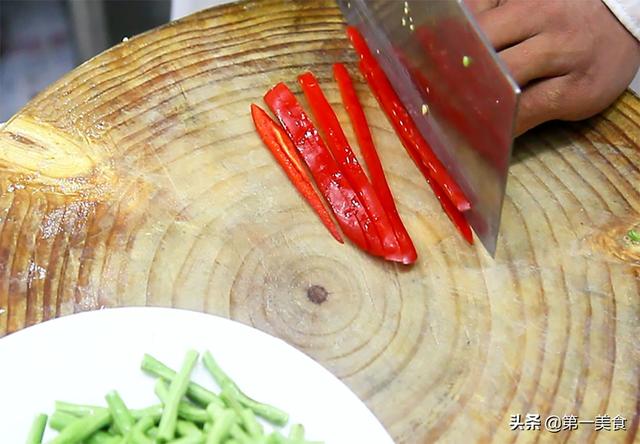 长豆角炒肉的做法，长豆角炒肉的做法怎么做好吃（饭店的豆角炒肉丝为啥好吃）
