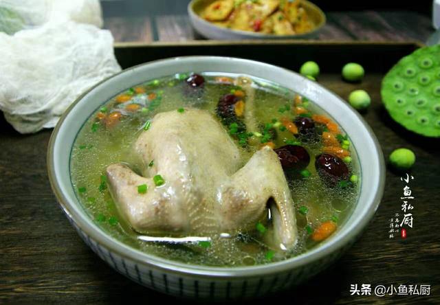 枸杞鸽子汤的功效，枸杞炖鸽子汤的功效（气血双补皮肤水嫩嫩）