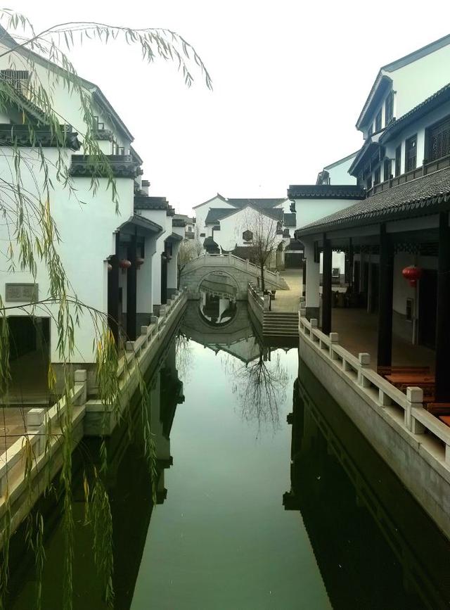 云南弥勒旅游攻略，云南弥勒旅游攻略必（自驾云南——弥勒攻略之湖泉生态园慢病疗养圣地）