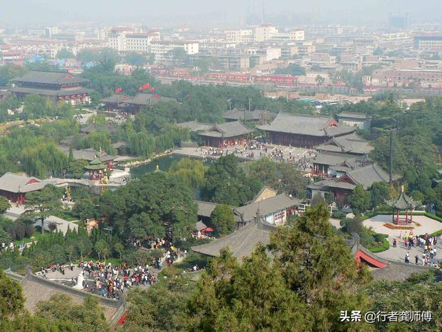 西安临潼区骊山龙背岭，骊山上看风景