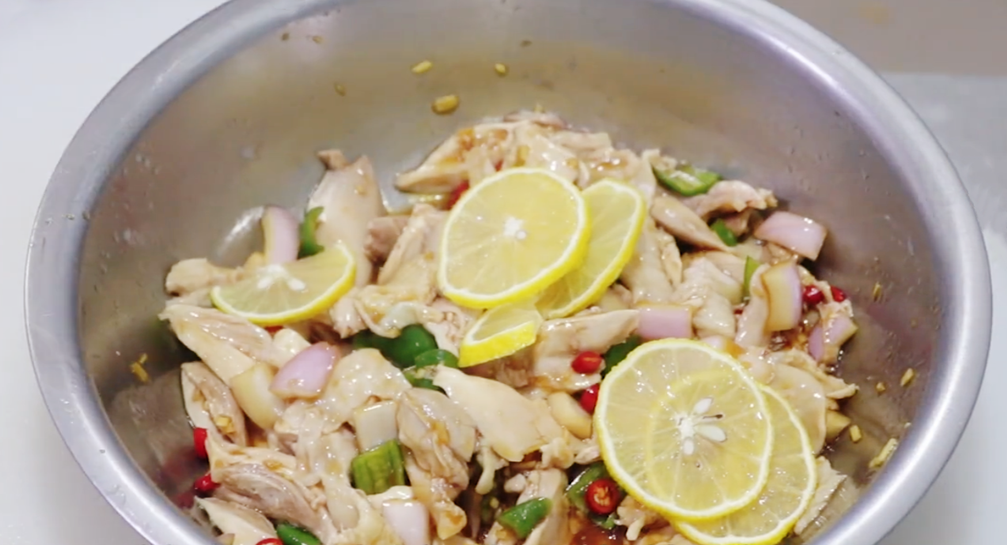 图片[6]-【麻辣柠檬手撕鸡】做法步骤图 清爽开胃解腻 夏天这样吃过瘾-起舞食谱网