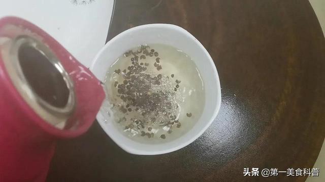 牛肉馅水饺怎么调馅好吃，牛肉饺子的馅怎么调才好吃（这才是牛肉馅饺子最经典做法）