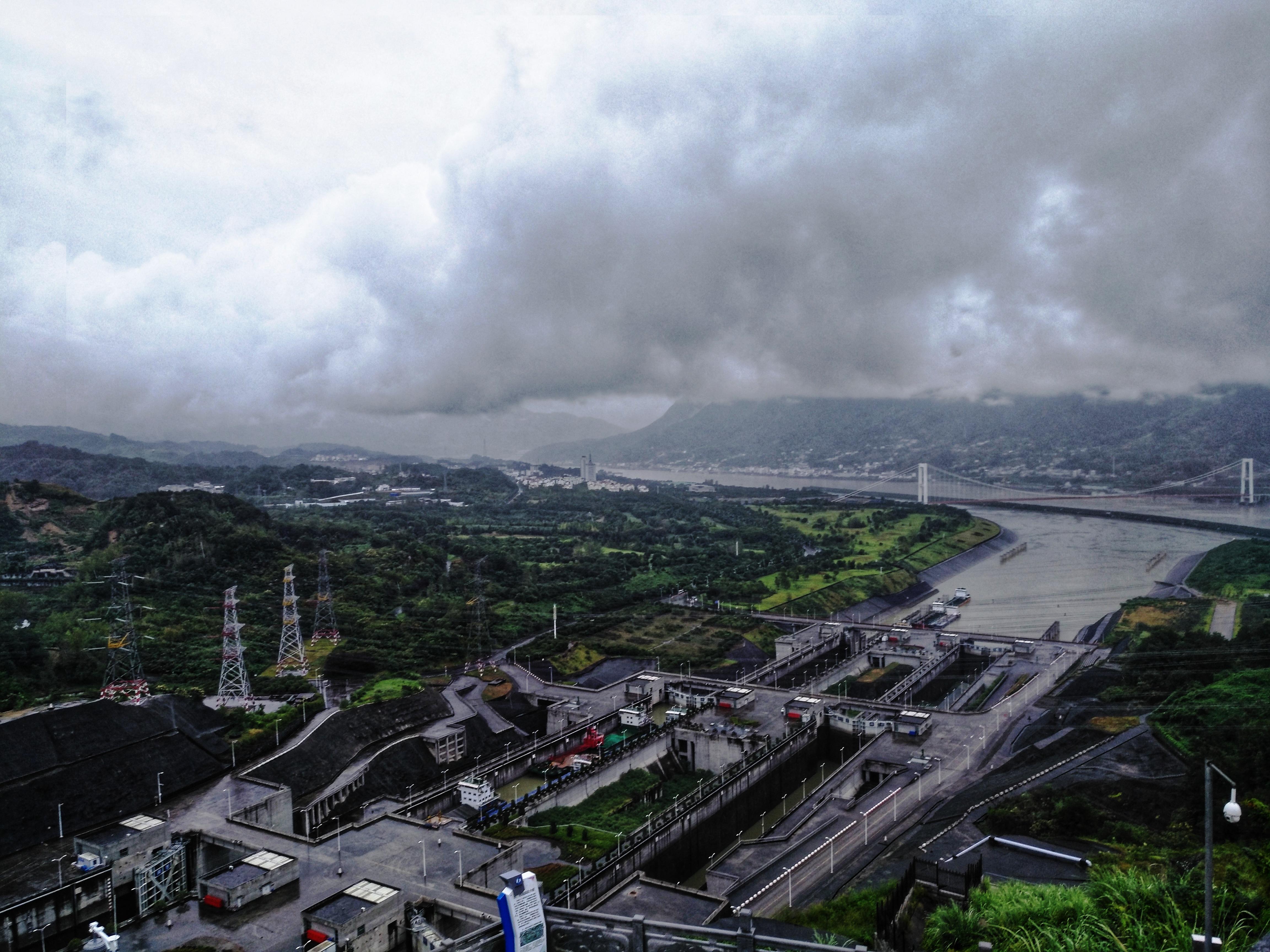 三峡大坝在哪个省的哪个市，三峡大坝旅游景点介绍