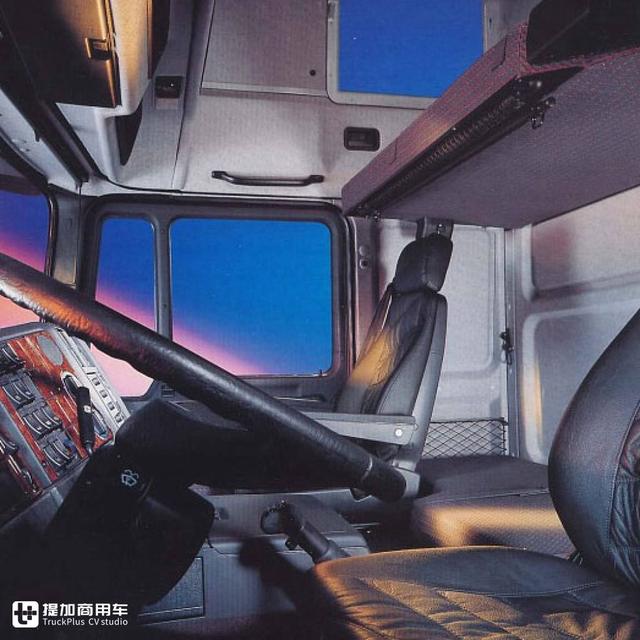 f2000突击步枪，fnf2000突击步枪（配V10发动机的曼恩F2000卡车）