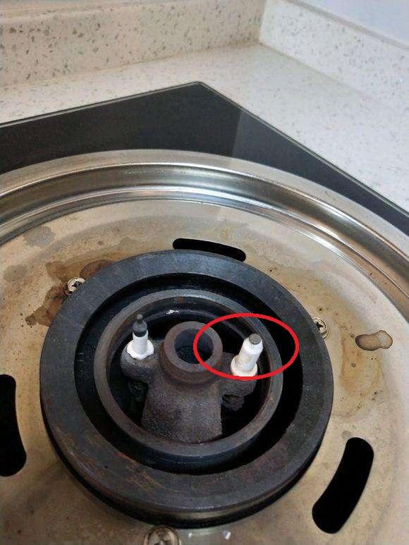 燃气灶不出气原因和处理方法，换新电池也没用