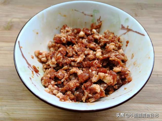 肉末炒茼蒿的家常做法，肉片炒茼蒿的做法（碰到这菜我从不错过）