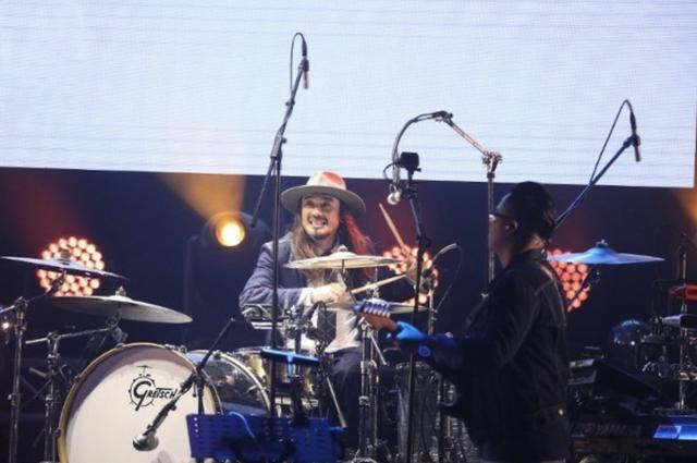 林忆莲恭硕良公开恋情，与小11岁恭硕良恋爱8年