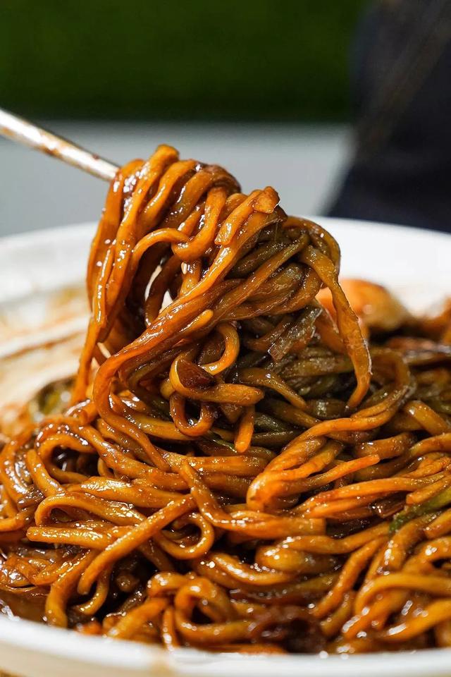 葱烧海参三种家常做法分享，葱烧海参的做法最正宗的做法（国家葱油地理：葱油）