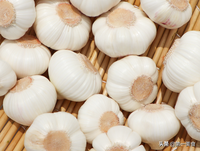 糖蒜怎么腌又脆又好吃，糖蒜怎么腌又脆又好吃9（放入这2味料才能酸甜脆爽）