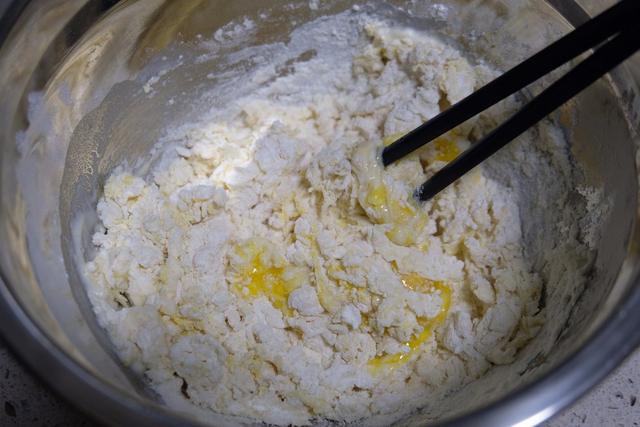 炸油饼面怎么和，炸油饼怎么和面（20年老店的炸油饼配方）