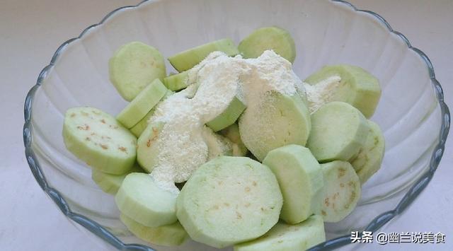 红烧茄子怎么做好吃，红烧茄子怎么做好吃又简单 视频教程（红烧茄子百吃不厌的做法）