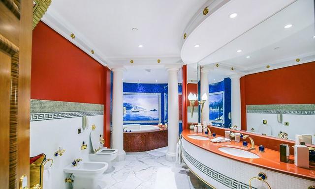 迪拜七星级酒店，迪拜七星级酒店有哪些服务（超奢华七星级住宿楼中楼房间大公开）