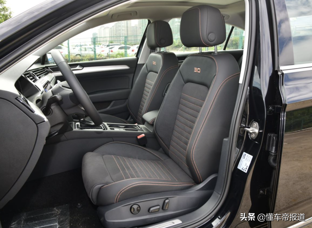 迈腾2021款报价及图片330豪华版，迈腾2021款330豪华版（一汽-大众迈腾30周年纪念版正式上市）