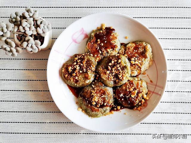 干的糯米白糍粑怎么吃，白糍粑的吃法（艾叶糍粑新吃法）