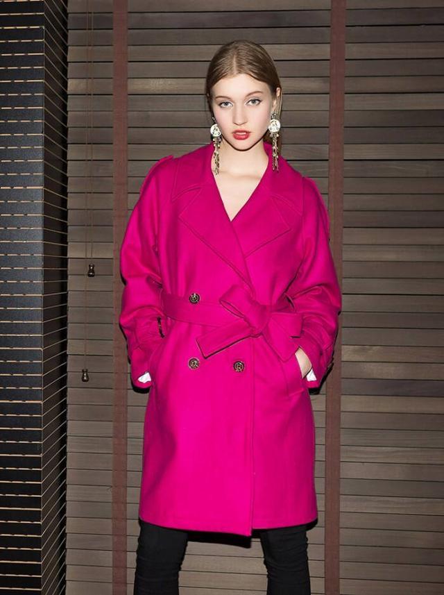 玫红色加什么颜色可调出大红色，玫红色加什么色（试试显白减龄的“玫红色”）