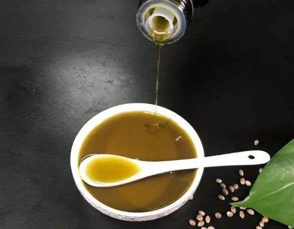 请问什么是火麻油，请问什么是火麻油做的（巴马地区的人常年食用这种油）