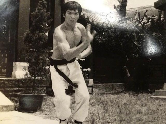 向华强个人资料和图片，向华强个人资料及图片（演功夫片：向华强是如何发家的）