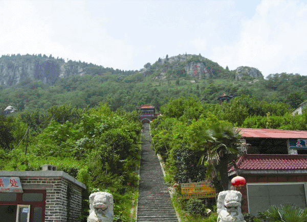 棗莊的旅遊景點有哪些,山東省棗莊市有什麼旅遊景點(待到春暖花開爬山