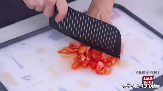 土豆粉怎么做好吃，土豆粉怎么炒好吃（在家几块钱搞定）