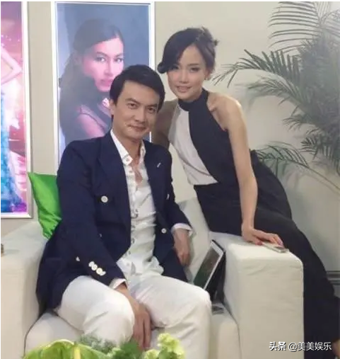 柯蓝个人资料简介，柯蓝个人资料（52岁音乐才子官宣升级当爸）