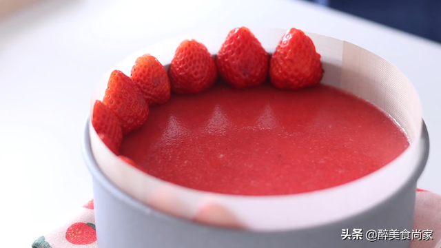 自制可爱生日蛋糕教程，简单自制生日蛋糕（心意爆棚的礼物）