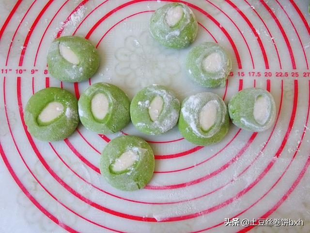 酸菜蒸饺的做法，酸菜蒸饺的做法步骤（这么做馅鲜皮筋道）