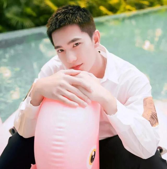 杨洋图片最帅的图片，帅气男头/杨洋微信（杨洋头像‖“你惊心动魄）