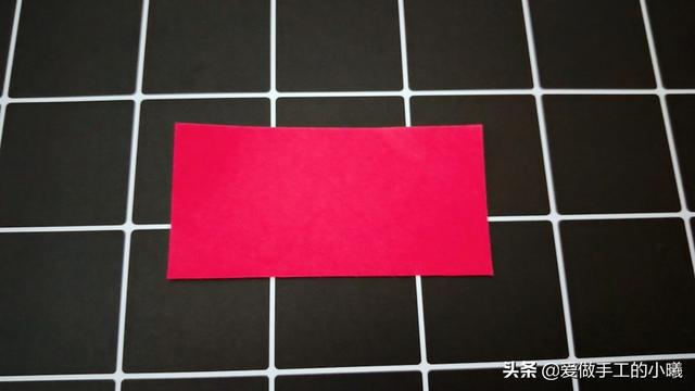 叠五角星的步骤图片，怎样折五角星方法图解（用彩纸折个立体五角星）