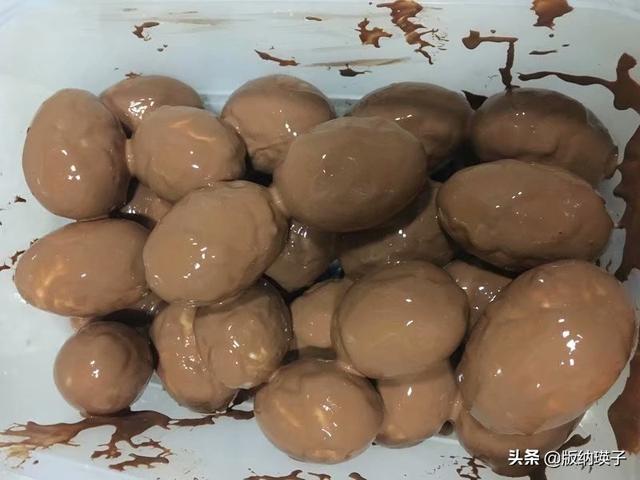 皮蛋的制作方法，皮蛋制作工艺流程（教你在家自制皮蛋）