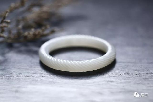 和田玉青玉只要几十块钱是真的吗，和田玉青玉大概多少钱（关于和田玉的一些基础知识普及）