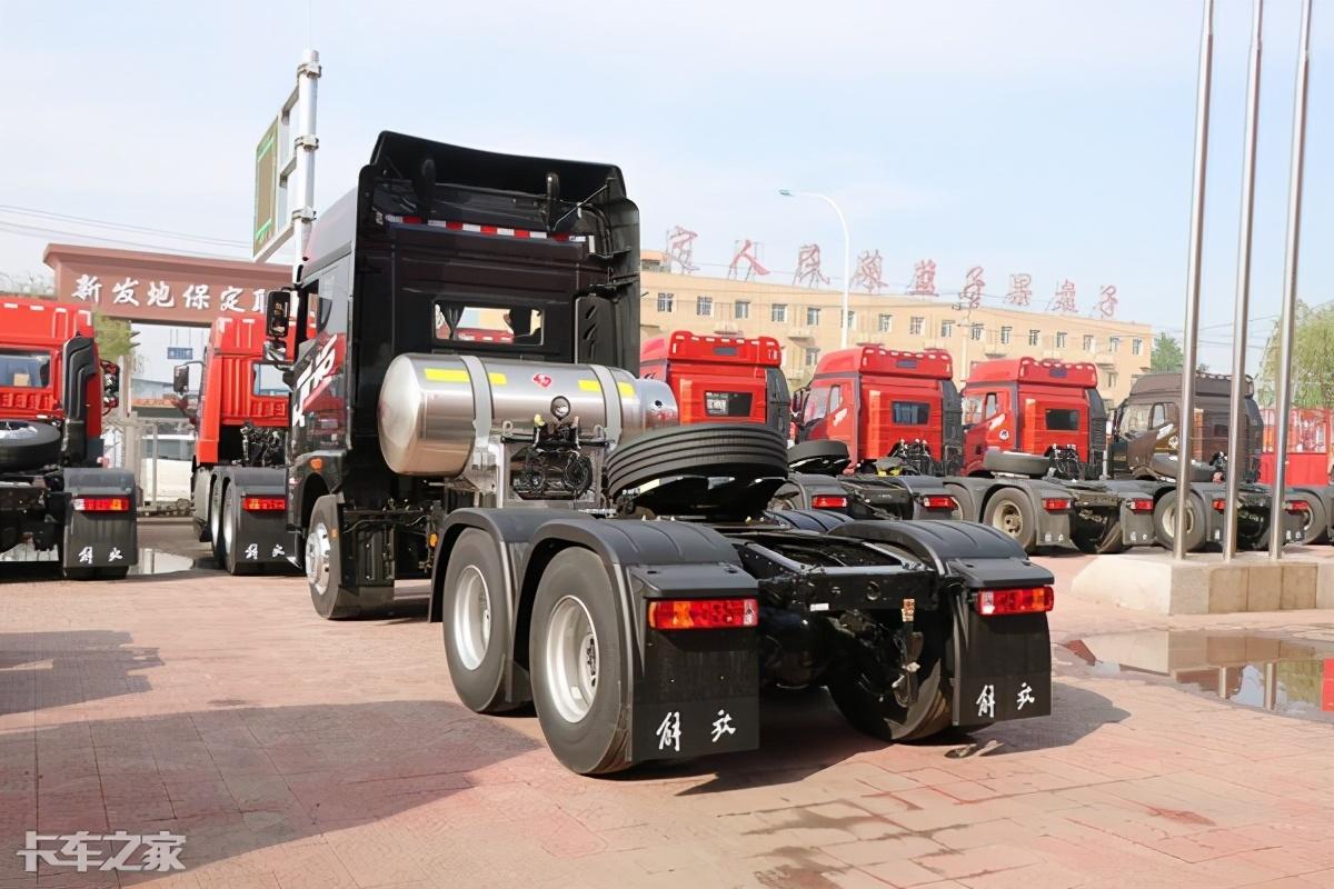 潍柴13升lng发动机 福田 欧曼gtl 460马力 6x4 lng牵引车