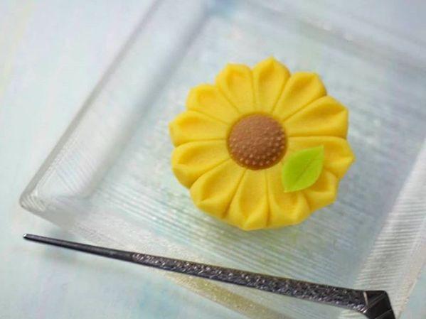 日本和果子的制作方法，日本食玩果子制作视频（日本匠人做出这么美的“和果子”）