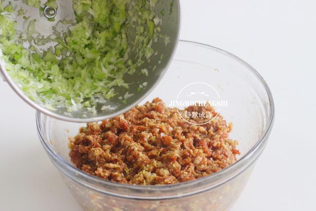 蒸肉饼放些什么料才好吃怎样做，蒸肉饼用什么肉（学会再也不用买）