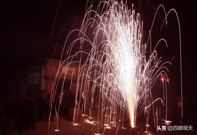 春节放鞭炮的由来，春节放鞭炮的传说来历（中国千年鞭炮史：无鞭炮）